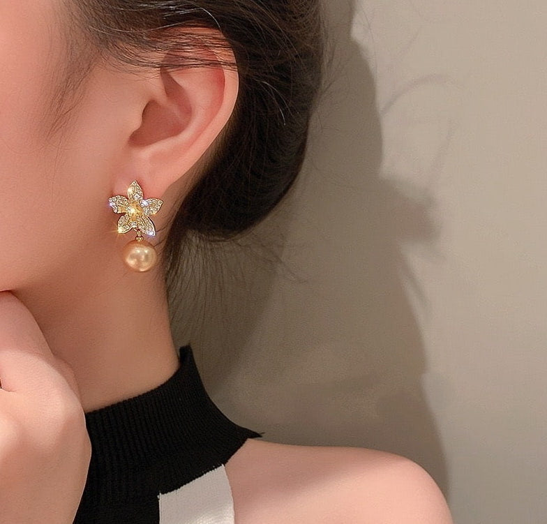 Flower Shining Pearl Drop Earrings Pair