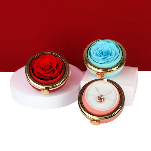Glam Style Rotating Rose Gift Box