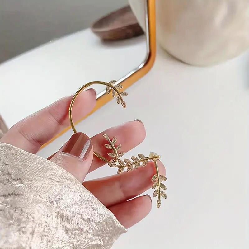 Bohemian Golden Leaf Ear Cuff